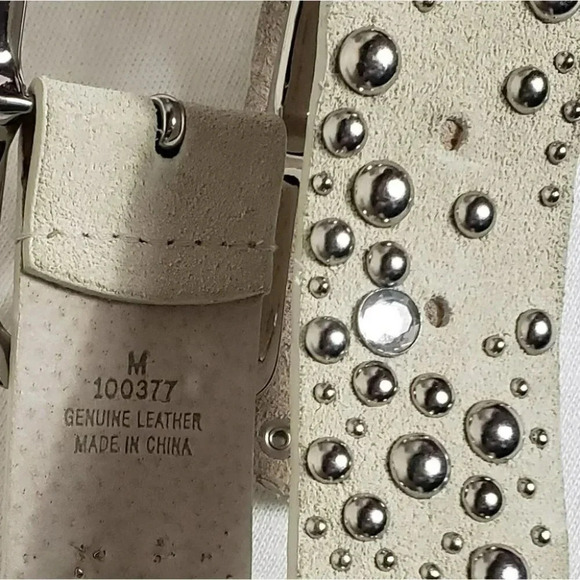 Cream M genuine leather with silver rivets - Picture 7 of 7